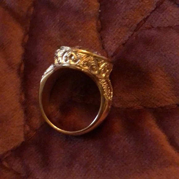 Ring - Picture 4 of 5